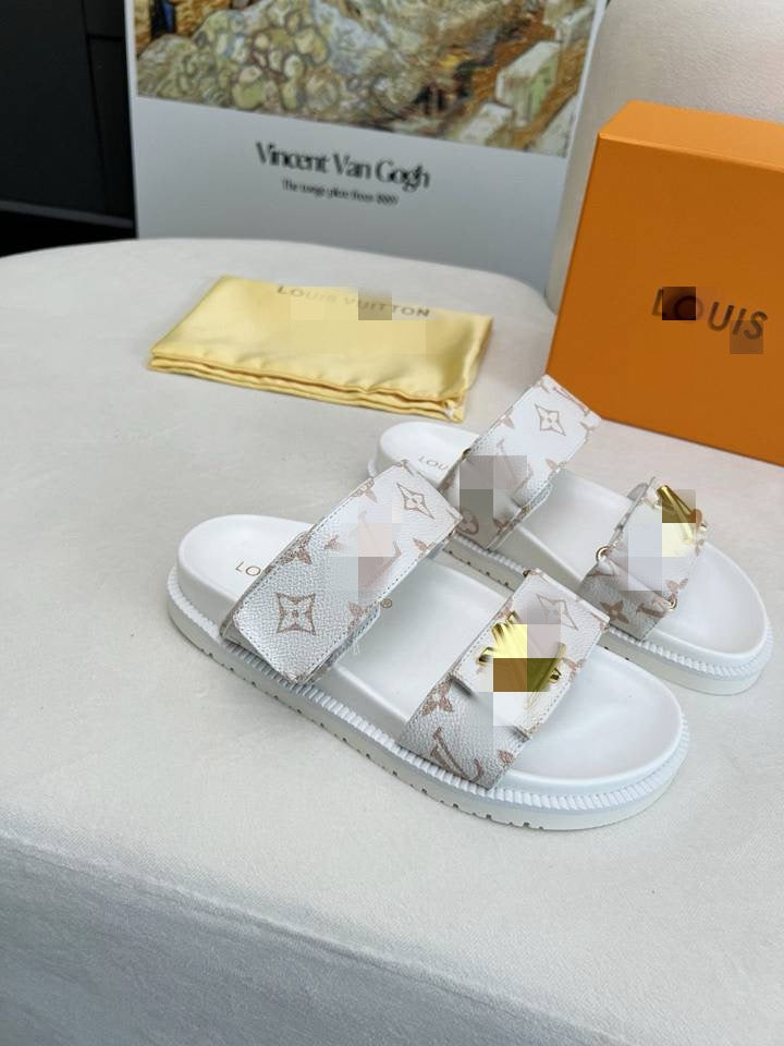 LV pssnger Sandal